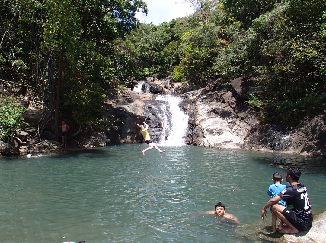 Samed Choon Waterfall景点图片