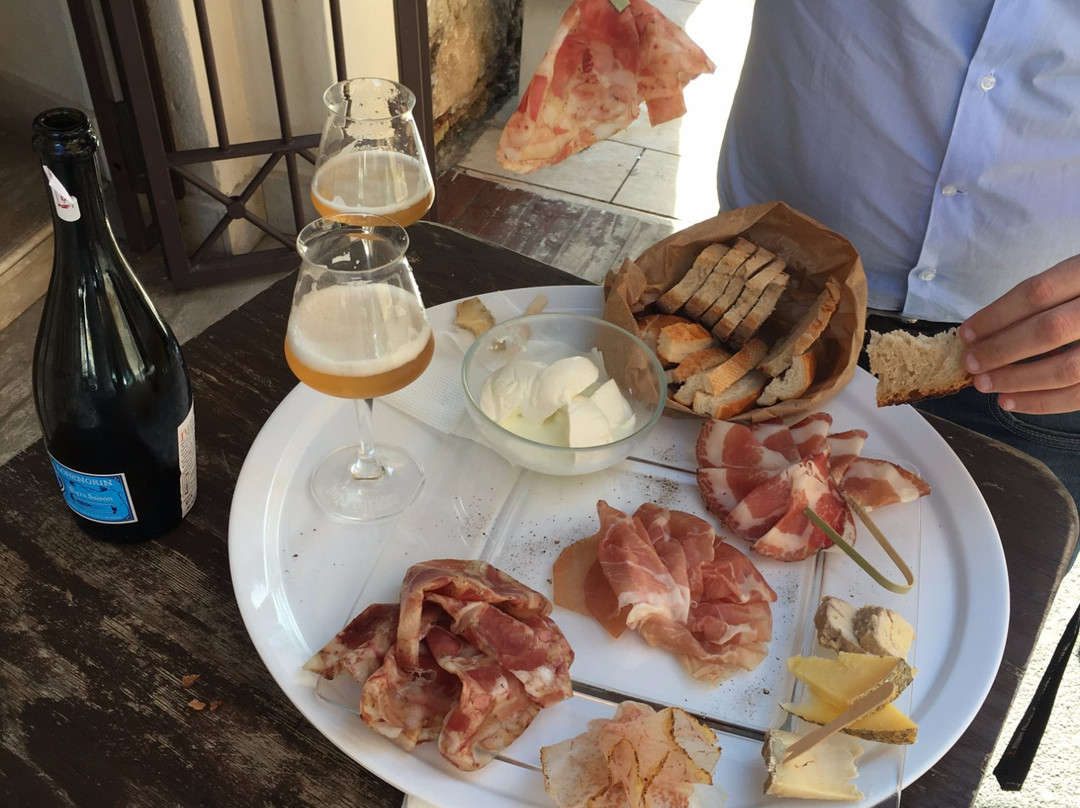 La Bottega Di Via Sarti-特拉西那必去景点