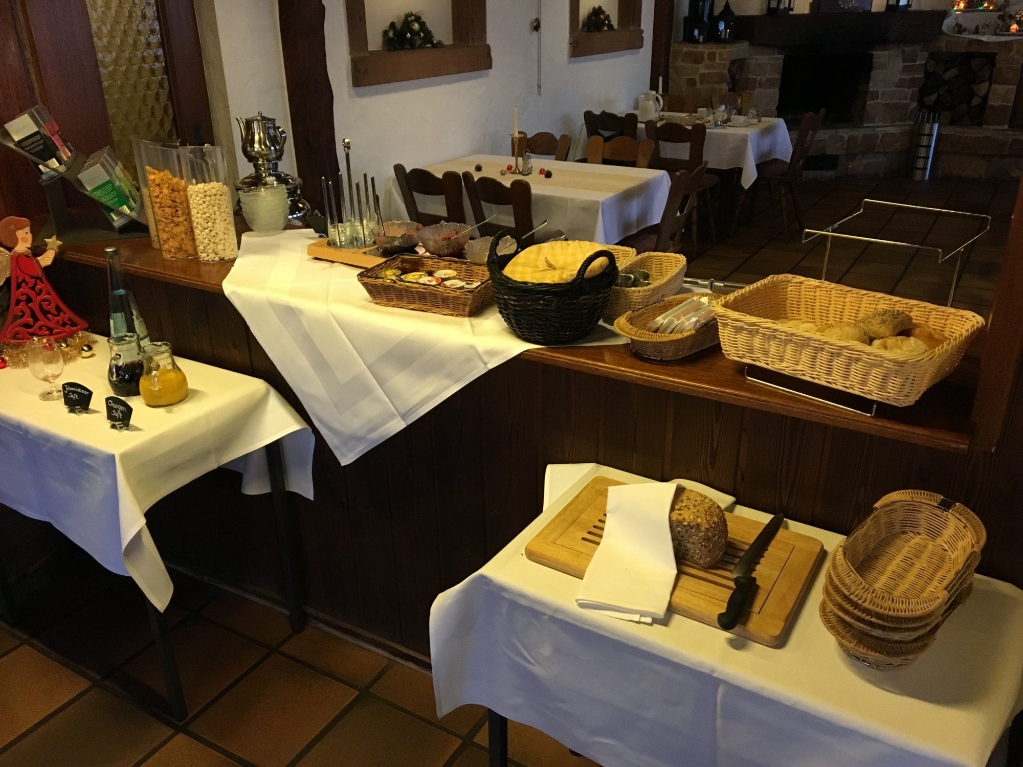 Gasthof Neun Linden-餐饮