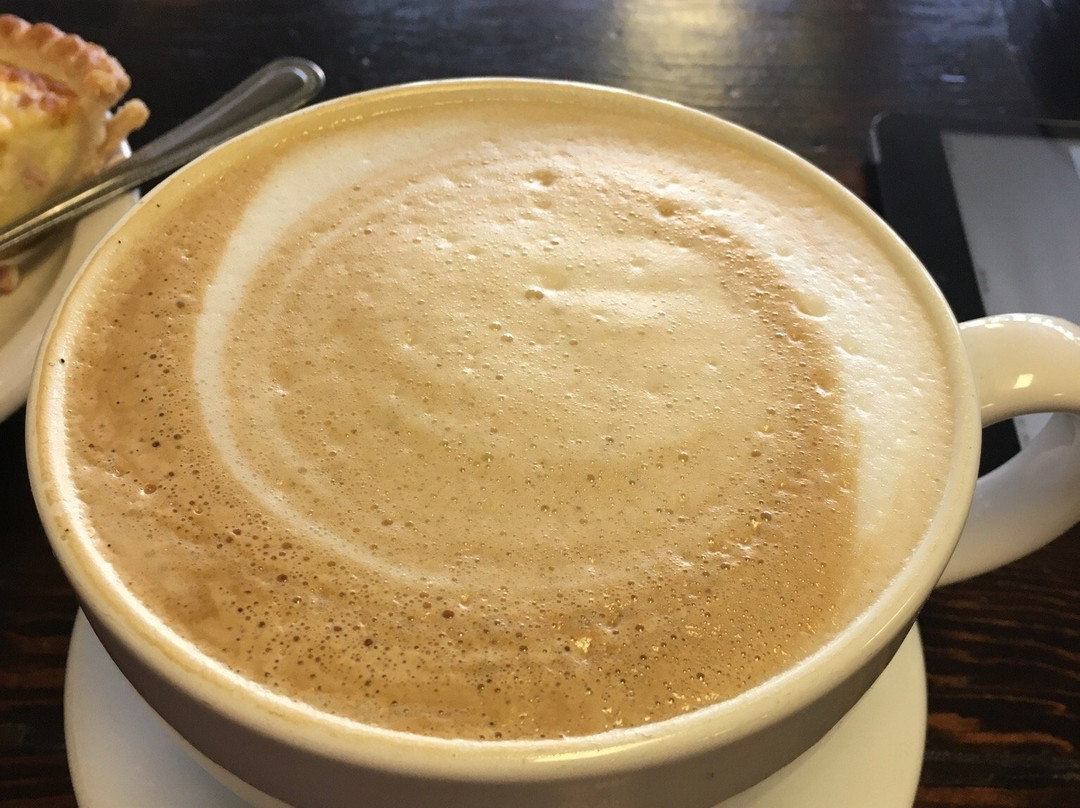 塞金餐馆和美食-Court Street Coffee Shop