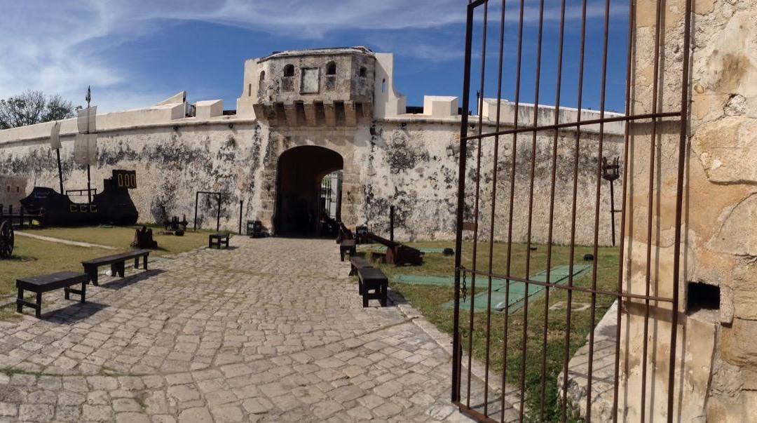 Land Gate (Puerta de Tierra)-坎佩切必去景点