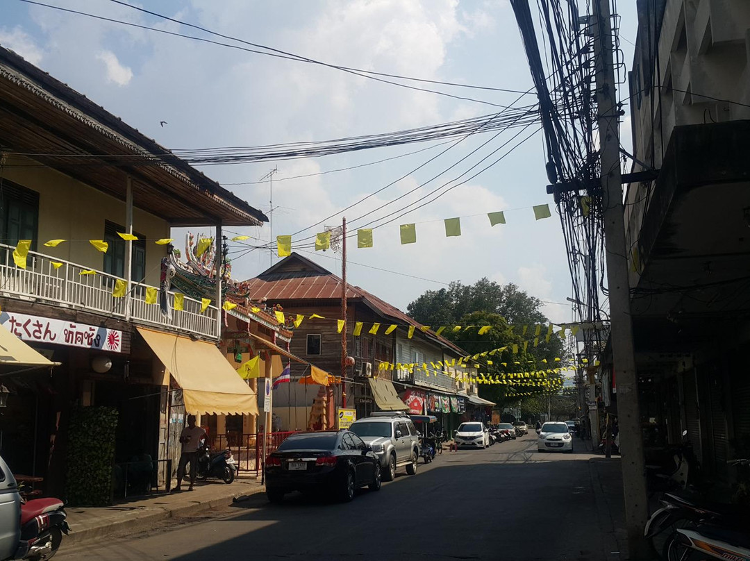 Pakprak Road景点图片