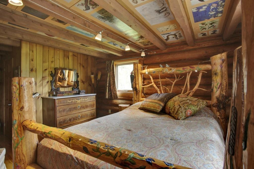 Folk Tree Lodge