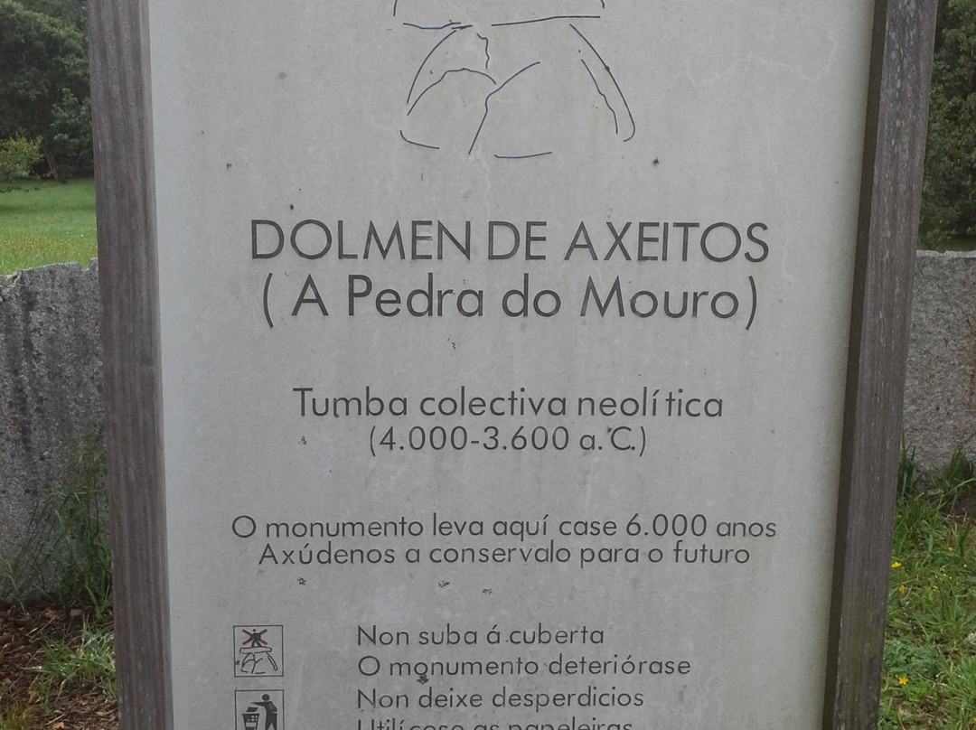 Dolmen de Axeitos景点图片