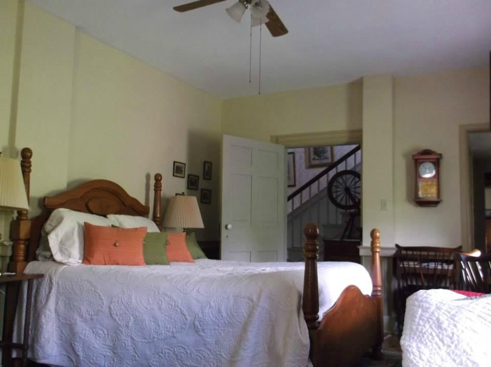 Glades Pike Inn主图