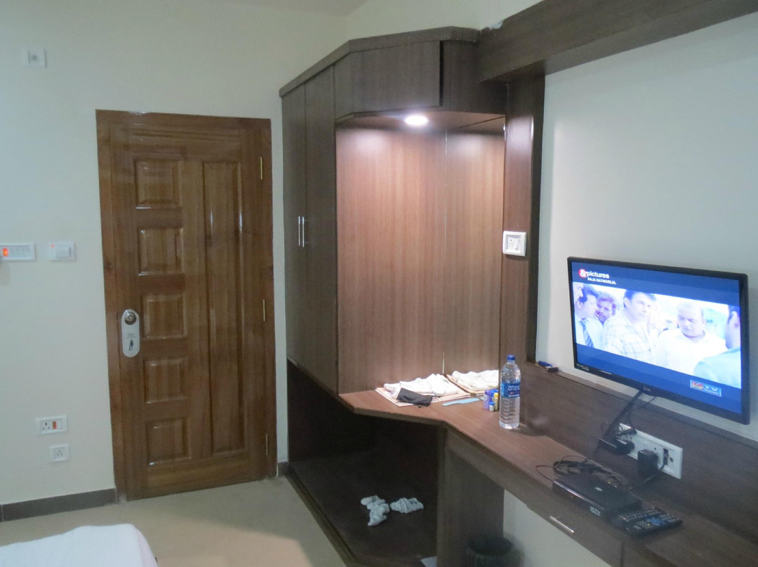 Hotel Yaiphaba主图