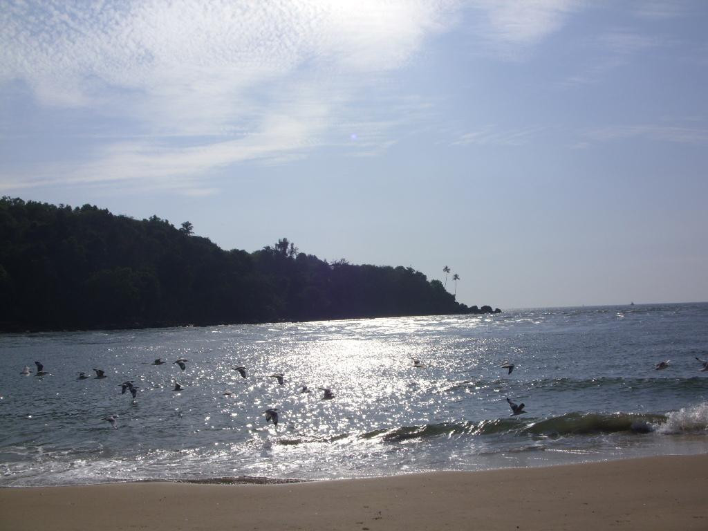 Mobor Beach-萨尔塞特必去景点