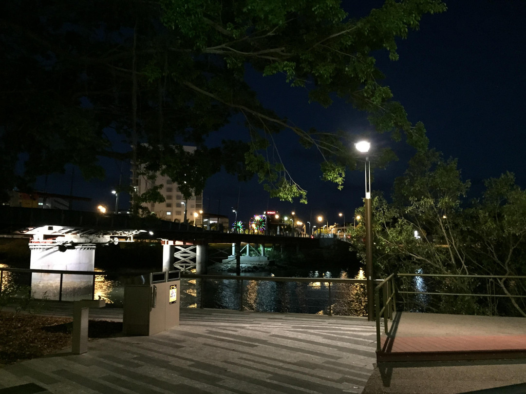 汤斯维尔餐馆和美食-A Touch Of Salt