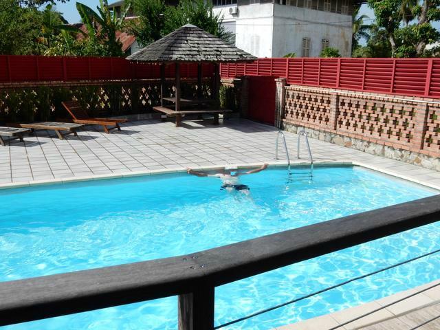 Hotel La Tentiaire-泳池
