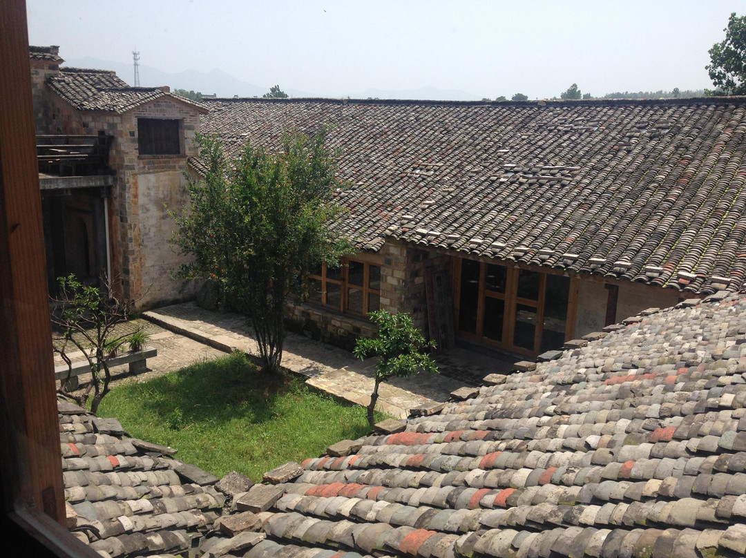 猪栏酒吧乡村客栈主图