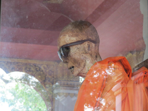 肉身舍利寺-苏梅岛必去景点