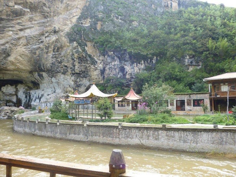 香格里拉天生桥-香格里拉县必去景点