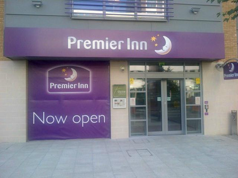 伦敦克罗伊登镇中心普瑞米尔客栈