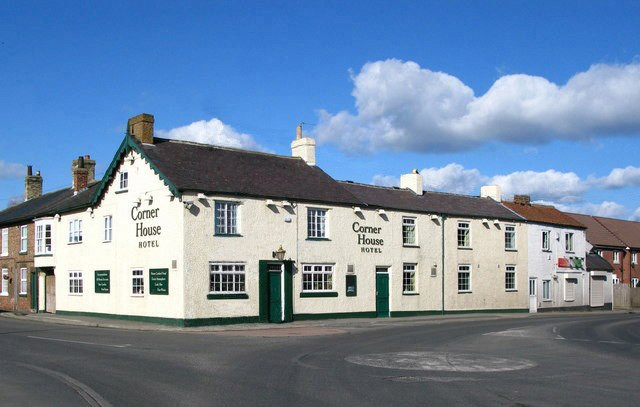 Kirkby Fleetham酒店住宿-The Corner House Hotel