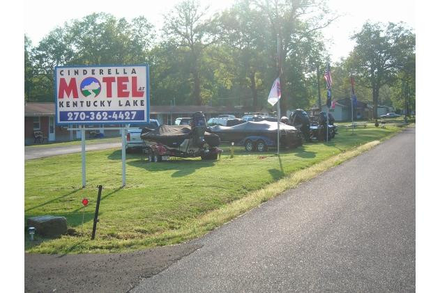 Cinderella Motel主图