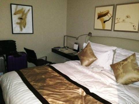 洲至奢选上海静安THE ONE套房酒店主图