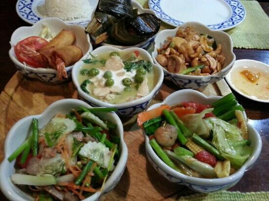 Ban Khun Mae Restaurant主图