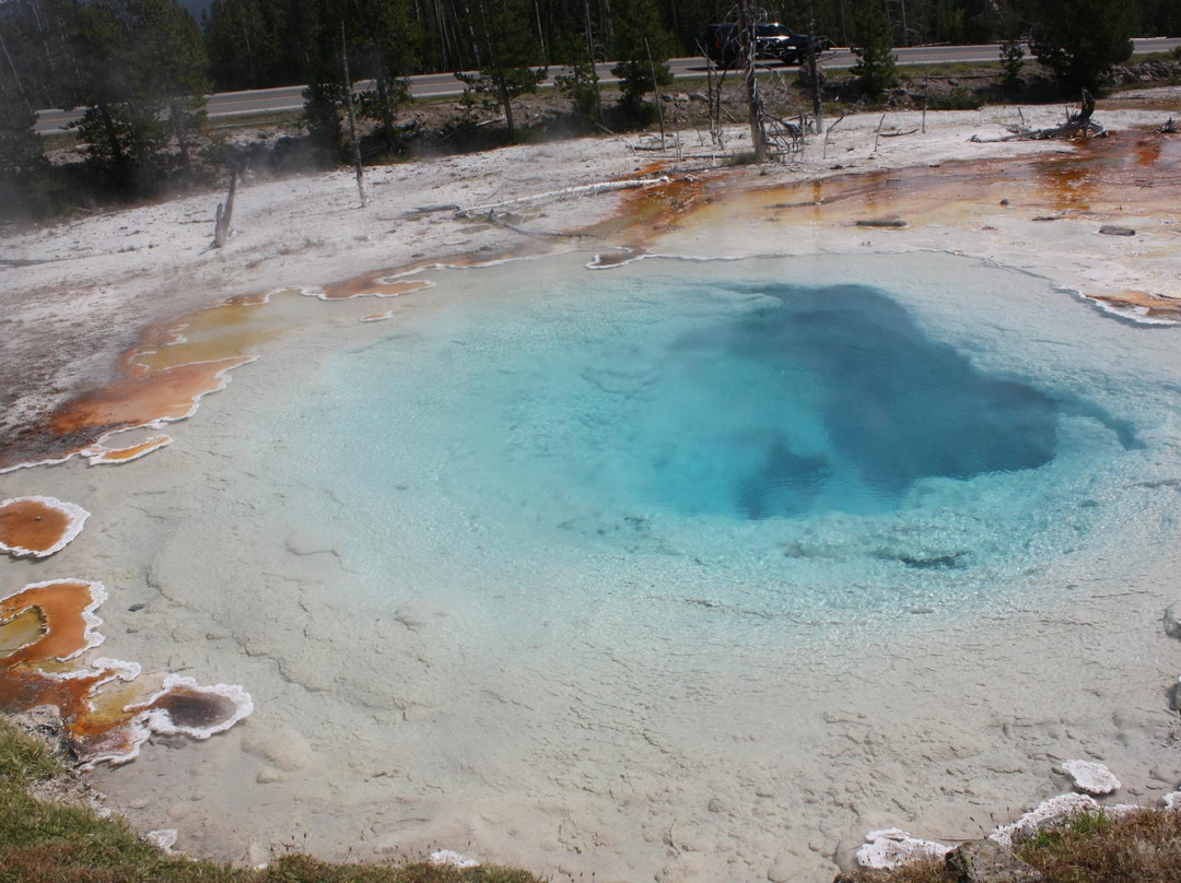 下间歇喷泉盆地-黄石国家公园必去景点
