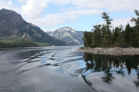 Waterton Shoreline Cruise Co.景点图片