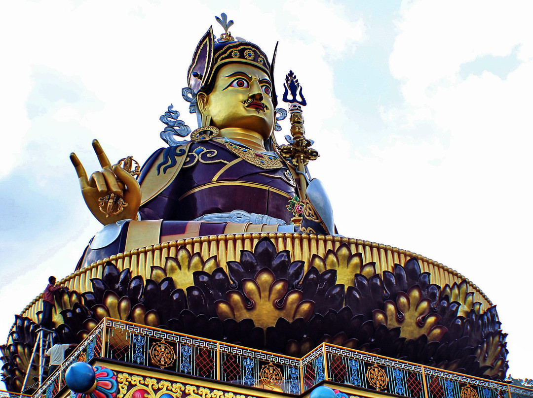 Statue of Padmasambhava景点图片