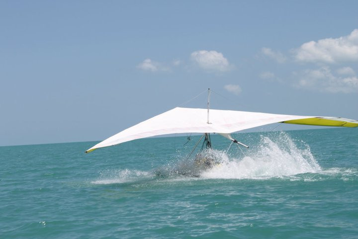 Paradise Hang Gliding-伊斯拉摩拉达必去景点