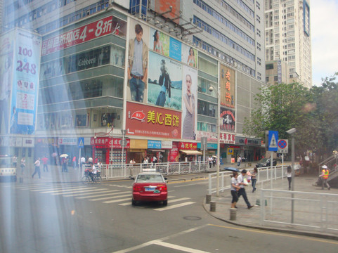 兴华宾馆(深圳华强北科学馆地铁站店)主图