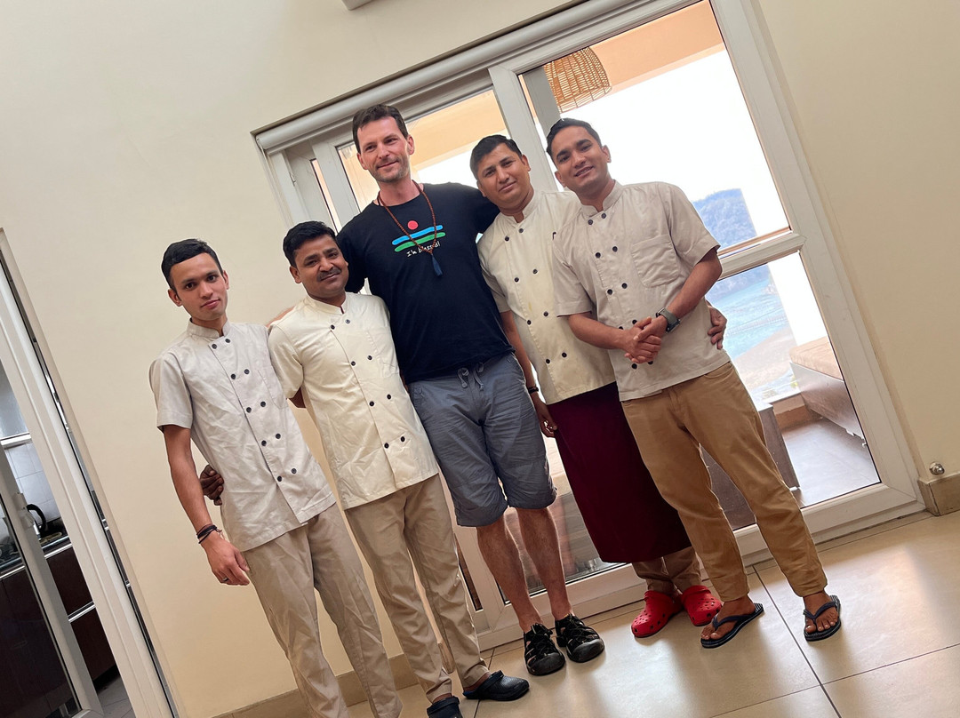 Golden Healing Journeys主图