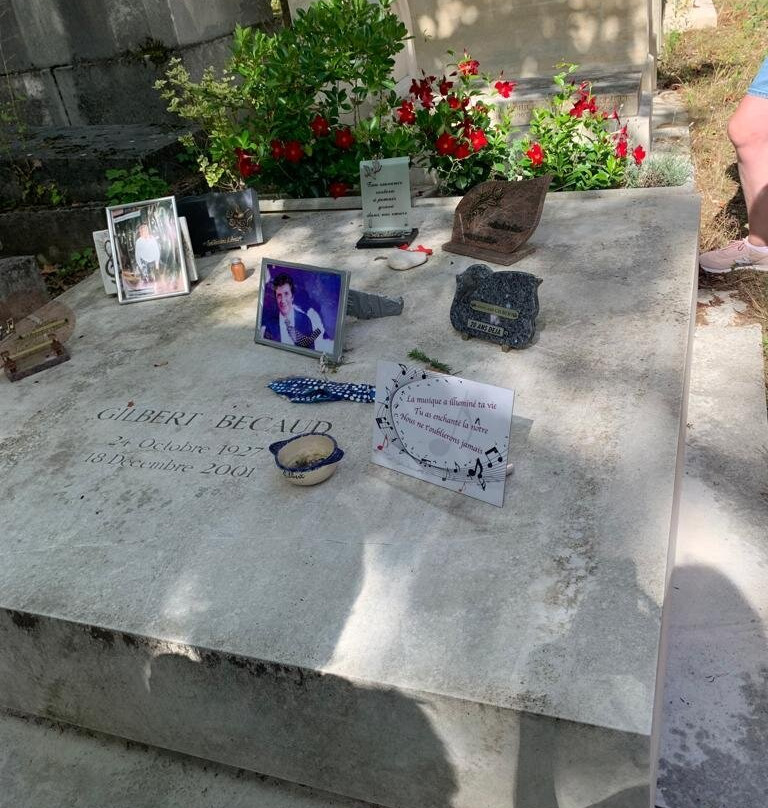 Les Necro-Romantiques et Thierry Le Roi-巴黎必去景点