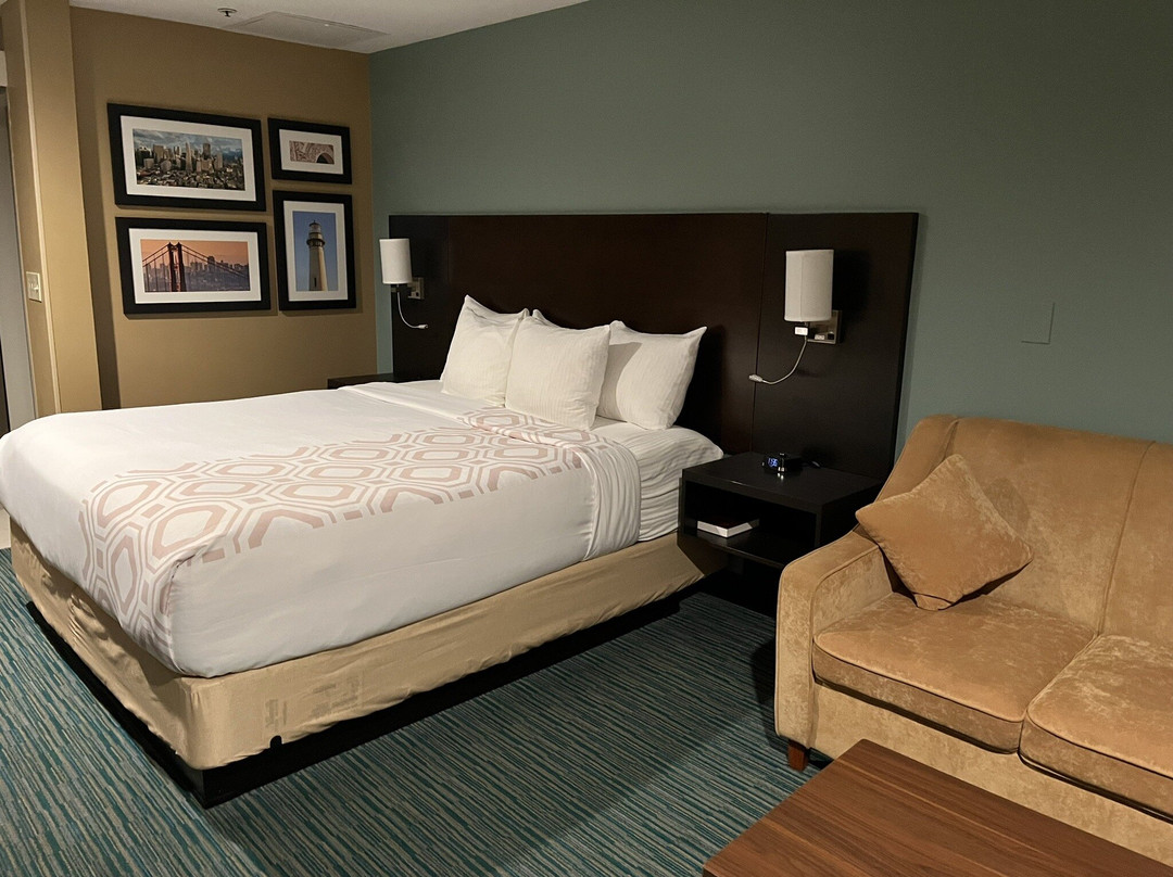 旧金山西机场拉奎因塔酒店主图