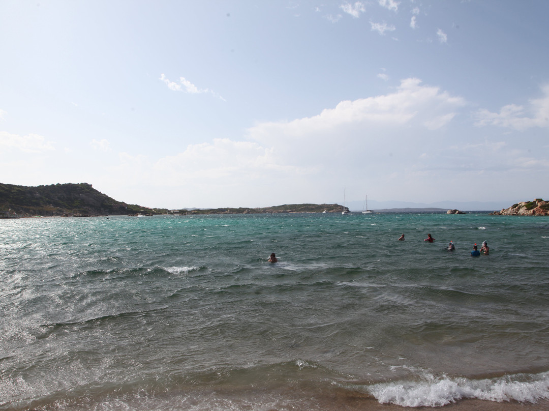 Spiaggia Monti d'Arena-拉马达莱娜必去景点