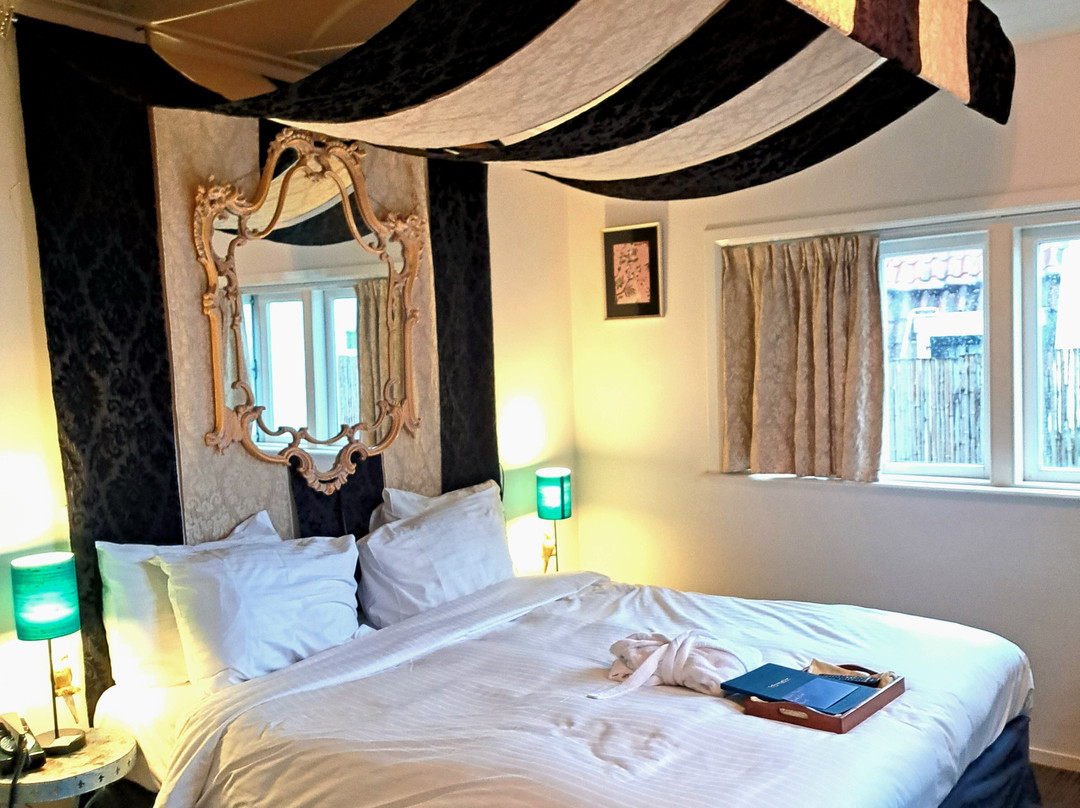 罗萨莉亚的动物园旅馆楼上主图