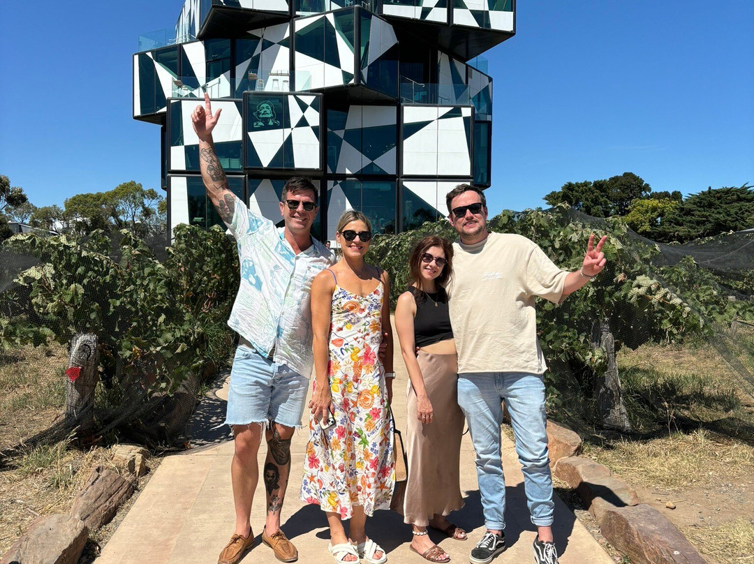 Be Consumed Tours-努里乌特帕必去景点