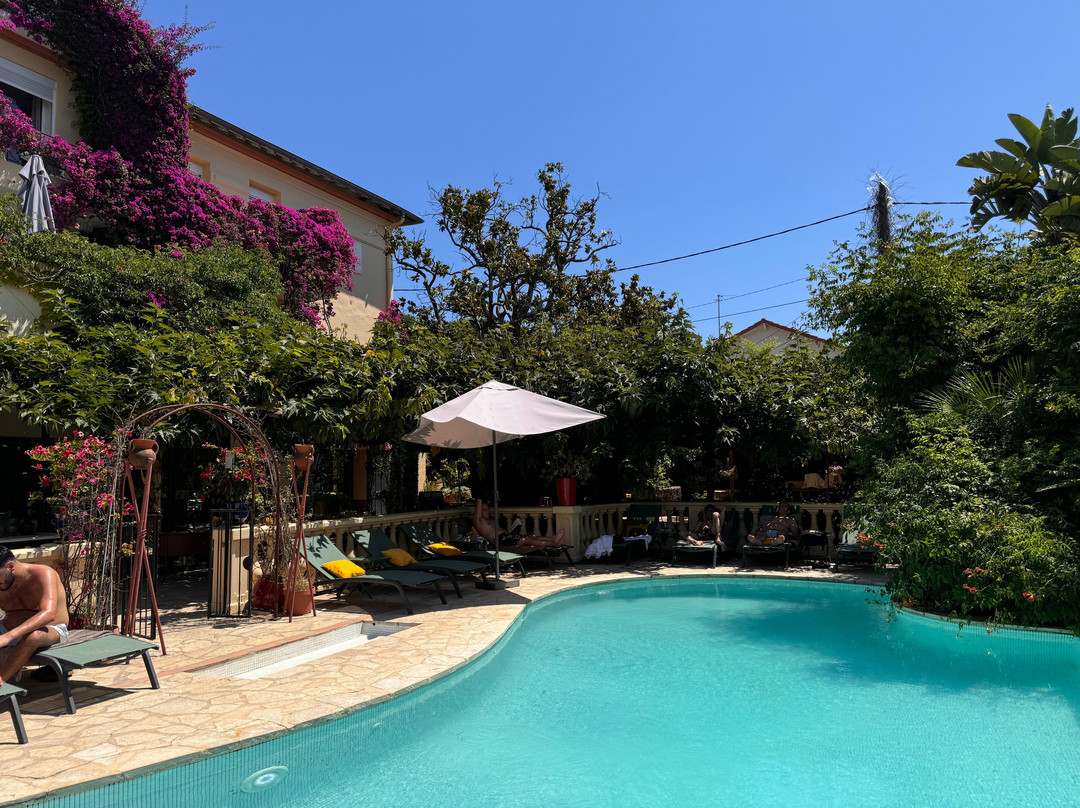 圣瓦雷里酒店主图