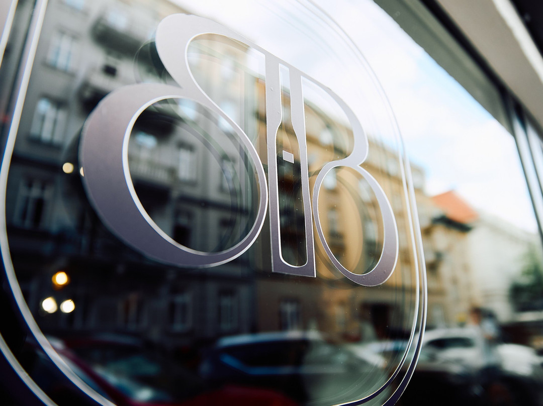 Buns & Bottles Cocktail Bar-华沙必去景点