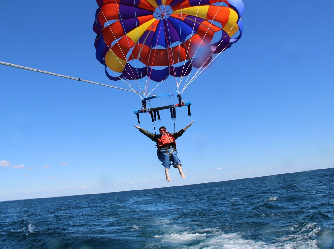 Mackinaw City Parasailing-麦基诺城必去景点