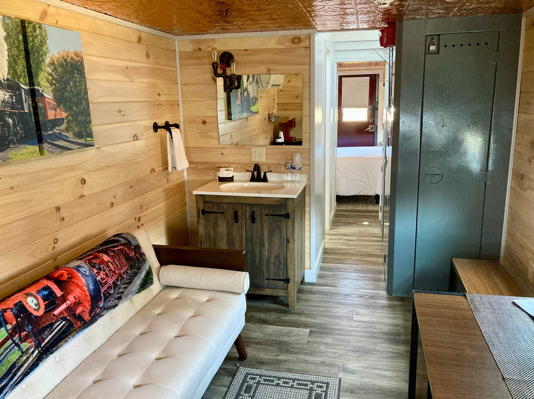 Sugarcreek Village Inn主图