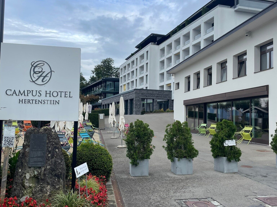 赫滕斯坦校园酒店主图