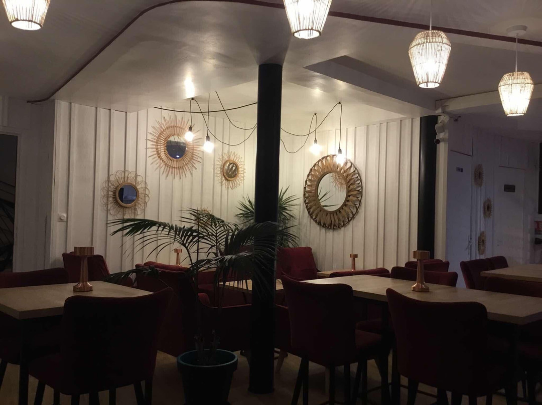 Hotel La Croisette Royan主图