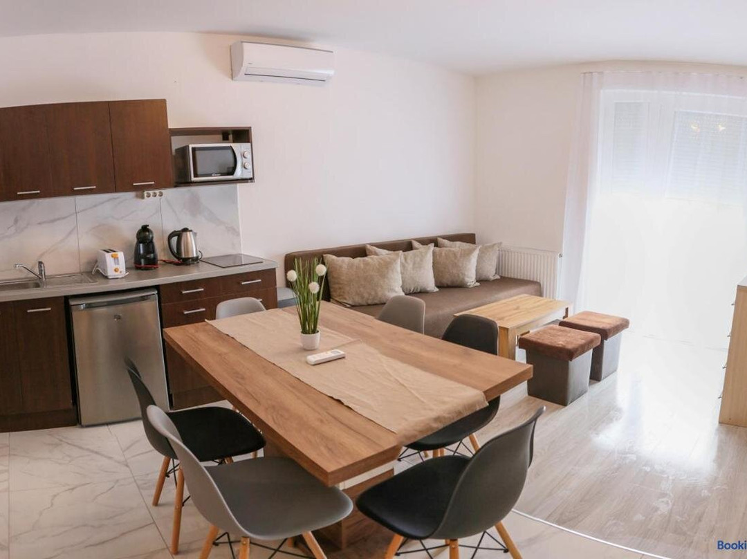 Familia Apartmanhaz