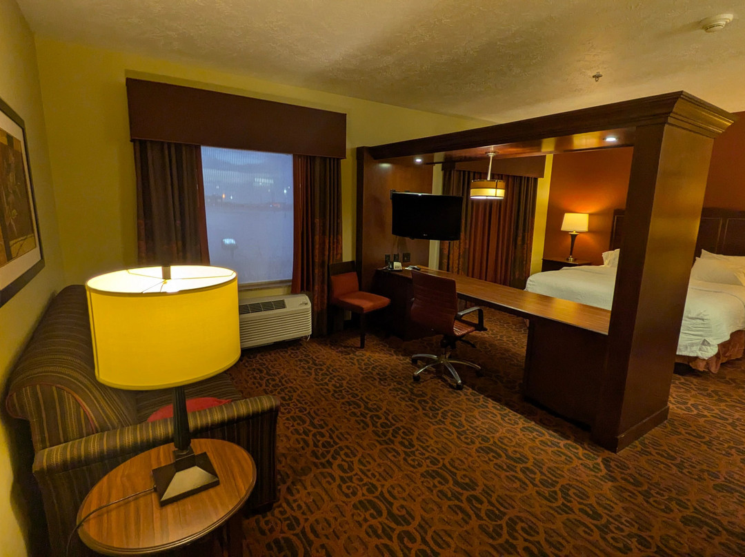 法戈希尔顿恒庭旅馆&套房酒店主图