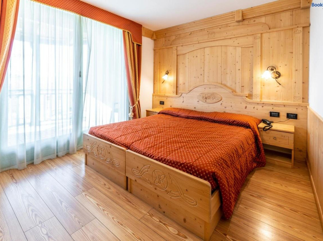 LM Rooms