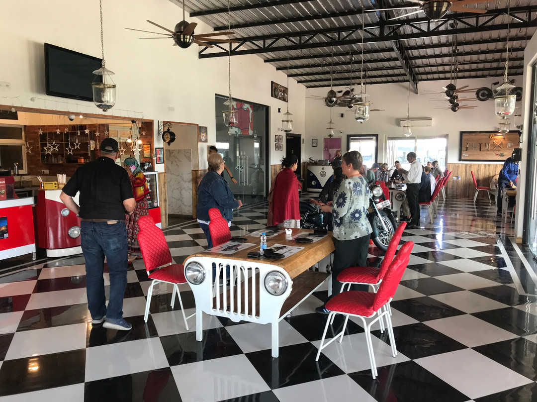 Rajsamand District餐馆和美食-Pit Stop Deogarh ( Restocafe)