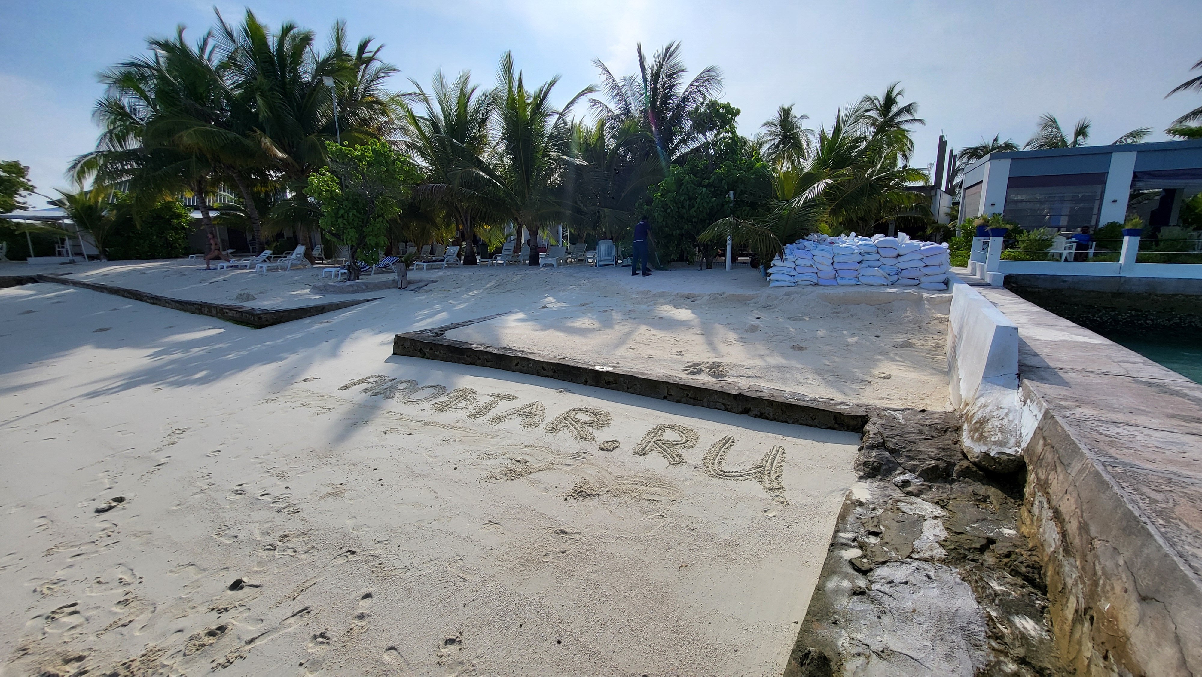 Lagoon View Maldives-泳池