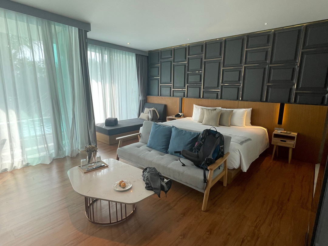 Wyndham Grand Nai Harn Beach Phuket主图