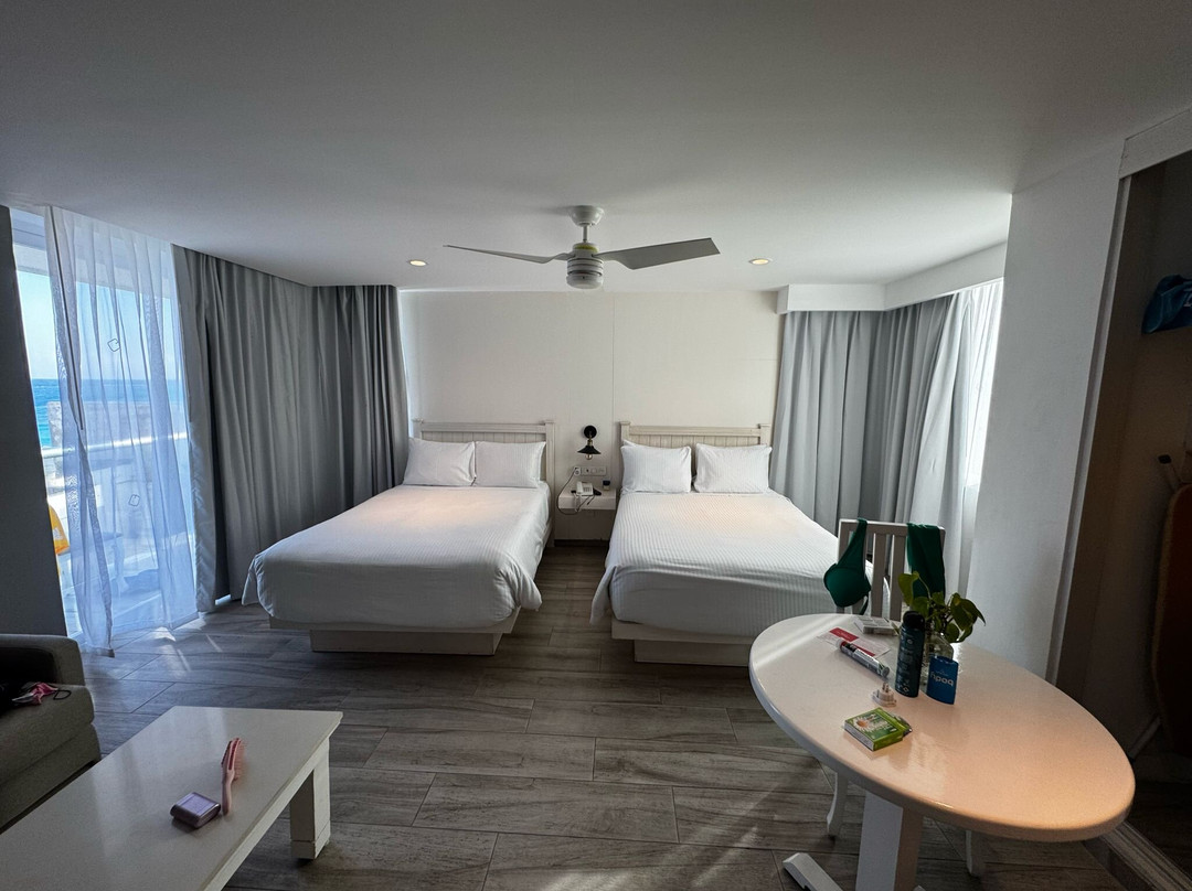 贝尔维尤海滩天堂全包酒店主图