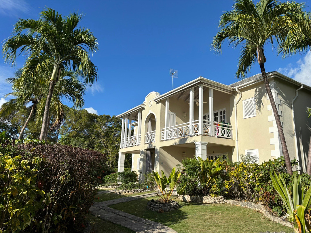 Shades Holiday Apartments主图