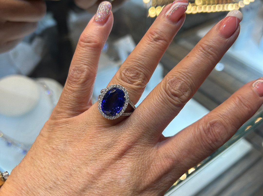 Shimansky Jewellers Rockwell-Green Point必去景点