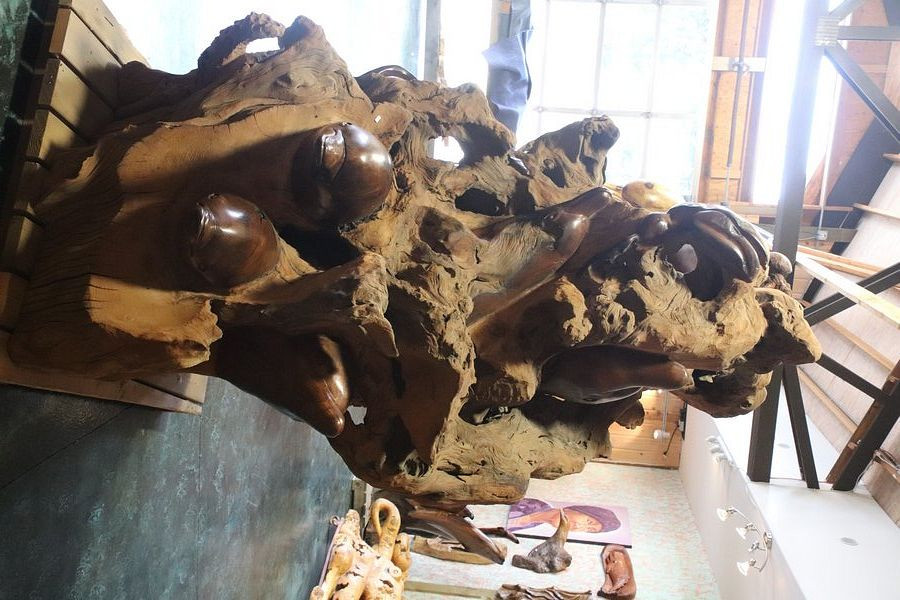 Brian McEneny Woodcarving Gallery-Seal Rock必去景点