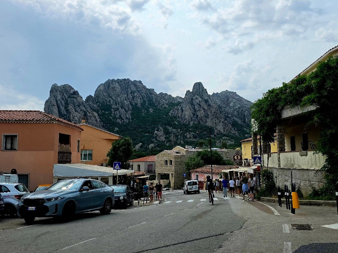 Piemar Market San Pantaleo-San Pantaleo必去景点