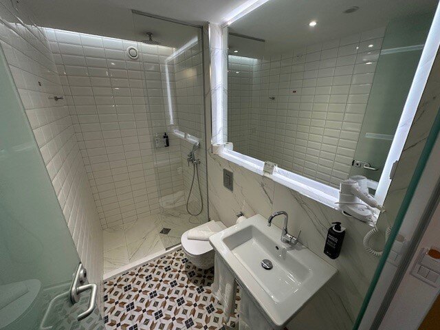 ibis Styles Golden Sands Roomer Hotel-浴室